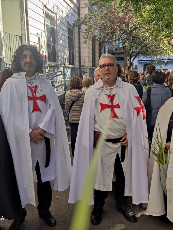 Celebrazione della domenica delle Palme , commende San Michele Arcangelo e Fenix del balivato di Catania. Minister Templi padre Alessandro Roncisvalle